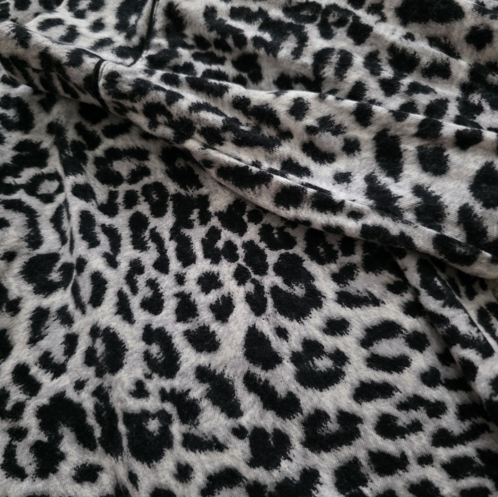 Soma Leopard Print Longsleeve Sleep Shirt Women S Black White Gray - Picture 4 of 7